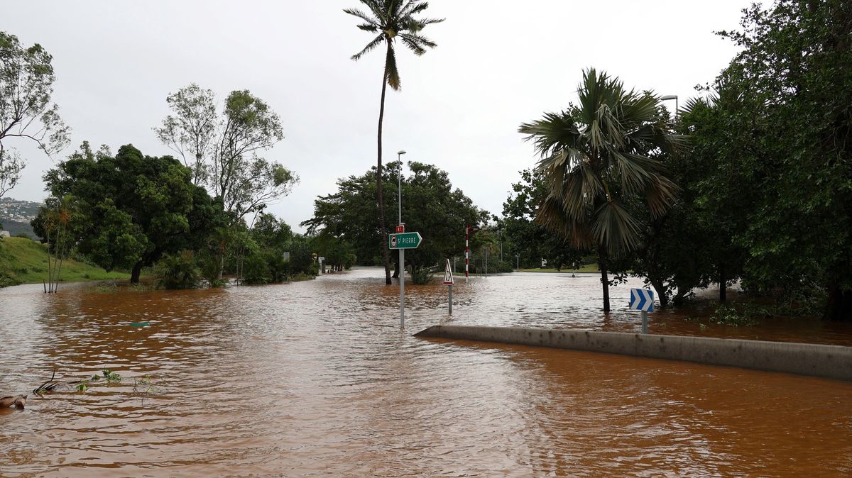 Cyklon Belal se přehnal přes ostrov Réunion a způsobil záplavy. Míří k Mauriciu